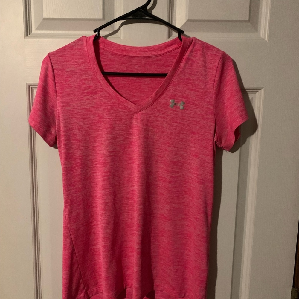 UNDER ARMOUR semi-fitted vneck